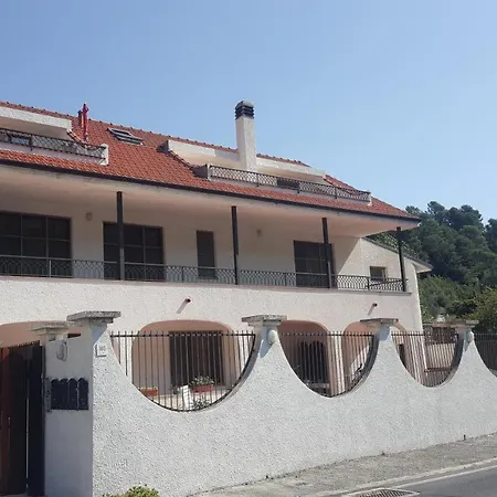 Holiday home Maison La Serchia Stellanello